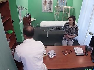 Spy Webcam At The Physician's Office Shows Us How Jessica Diamond Fucks